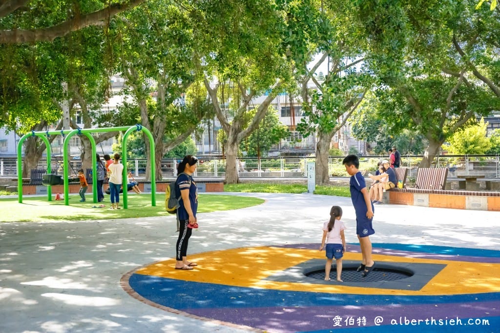 桃園親子景點.龜山中正公園(全台最大的烏龜配上冒險溜滑梯塔) - 第13張圖 桃園親子景點.龜山中正公園(全台最大的烏龜配上冒險溜滑梯塔)
