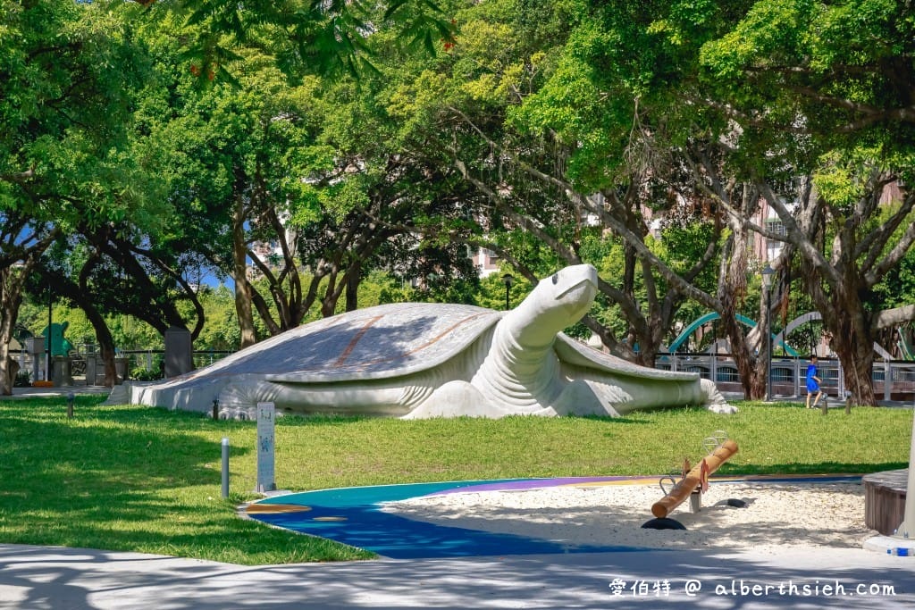 桃園親子景點.龜山中正公園(全台最大的烏龜配上冒險溜滑梯塔) - 第23張圖 桃園親子景點.龜山中正公園(全台最大的烏龜配上冒險溜滑梯塔)