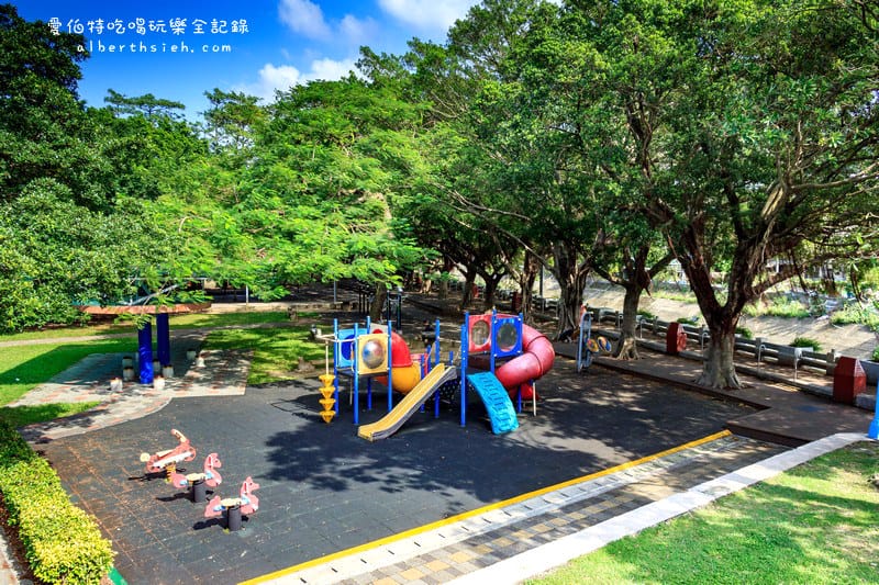 桃園親子景點.龜山中正公園(全台最大的烏龜配上冒險溜滑梯塔) - 第33張圖 桃園親子景點.龜山中正公園(全台最大的烏龜配上冒險溜滑梯塔)