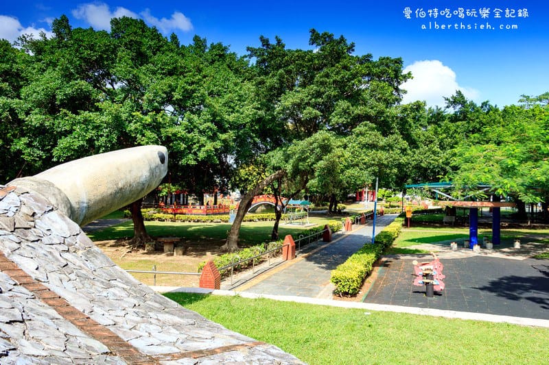 桃園親子景點.龜山中正公園(全台最大的烏龜配上冒險溜滑梯塔) - 第32張圖 桃園親子景點.龜山中正公園(全台最大的烏龜配上冒險溜滑梯塔)
