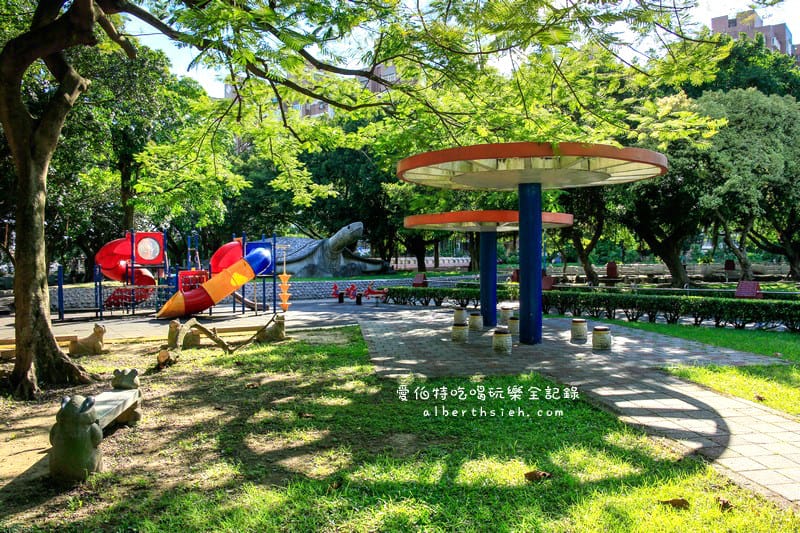 桃園親子景點.龜山中正公園(全台最大的烏龜配上冒險溜滑梯塔) - 第27張圖 桃園親子景點.龜山中正公園(全台最大的烏龜配上冒險溜滑梯塔)