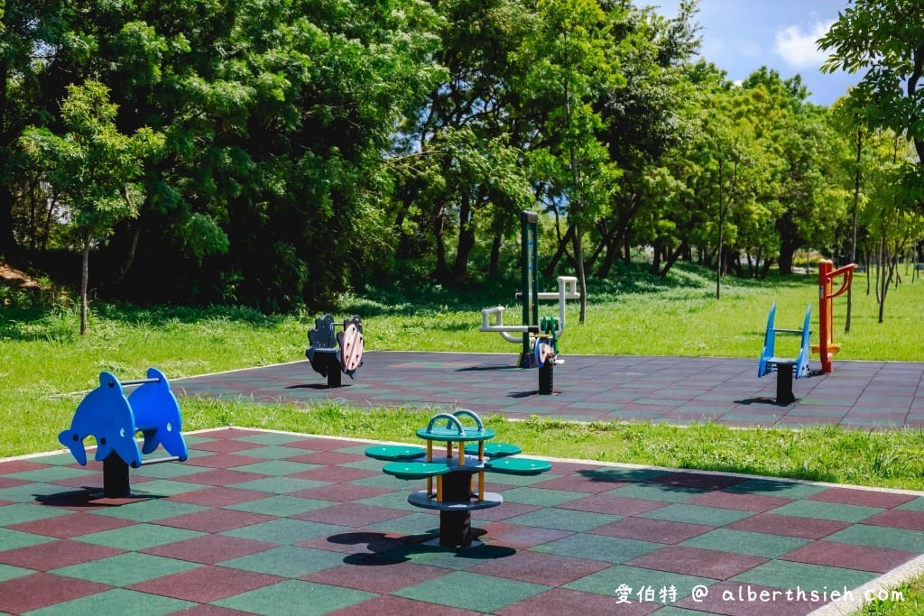 桃園青埔親子景點．橫山書法藝術公園（美麗的埤塘公園，大坡面磨石子溜滑梯、沙坑、鳥巢盪鞦韆）
