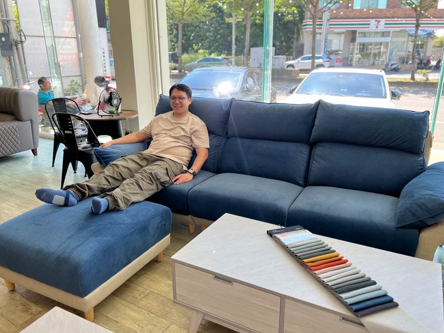 兆豐家具．桃園平鎮家具行推薦（在地20年，涼感貓抓布沙發舒適好坐又好清潔，還可客製化製作）