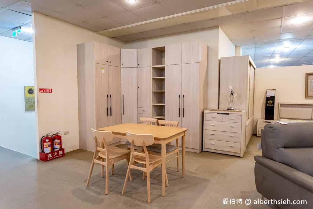 兆豐家具．桃園平鎮家具行推薦（在地20年，涼感貓抓布沙發舒適好坐又好清潔，還可客製化製作）