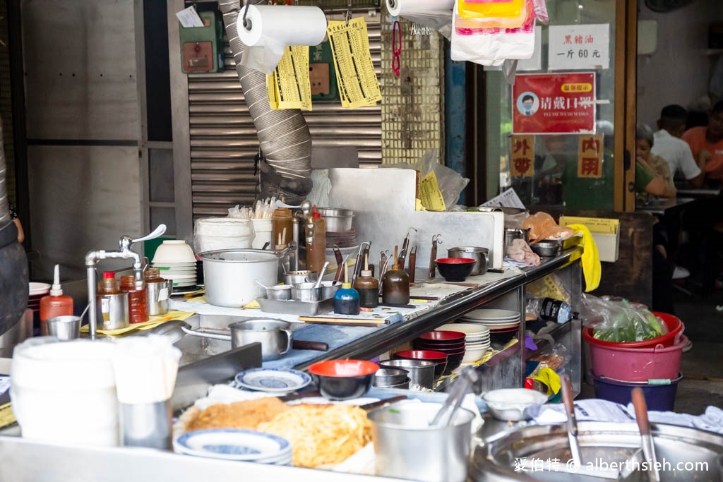 僑愛麵店．桃園大溪介壽路美食（餐點菜單價格，在地40年以上的原橋愛市場麵店） @愛伯特