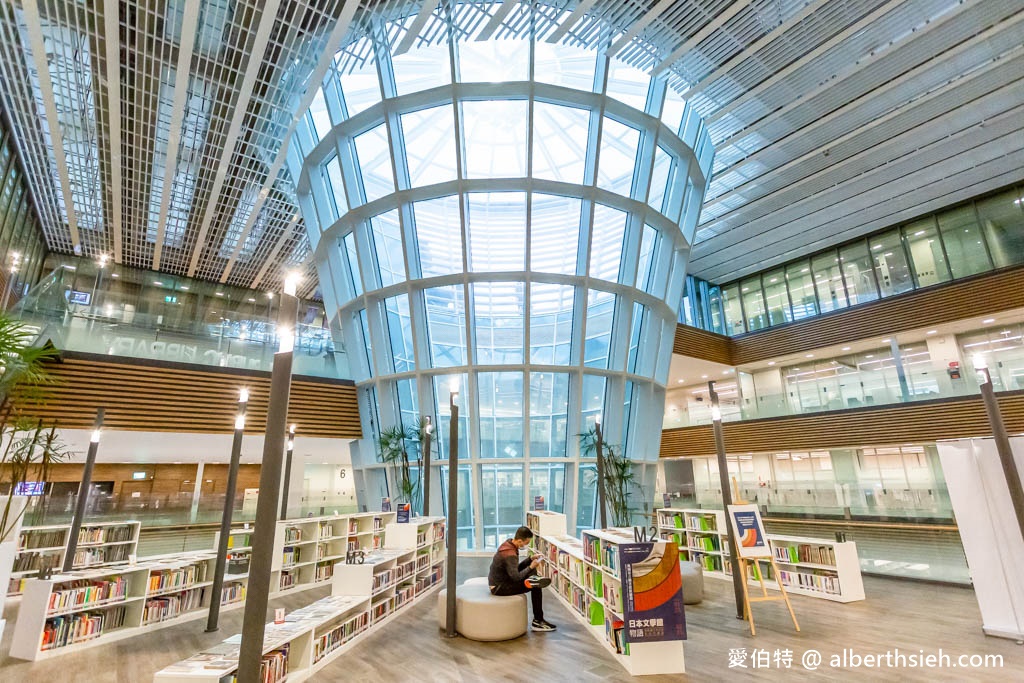 桃園市立圖書館總館|全台最美綠建築圖書館,漫畫看到飽 @愛伯特