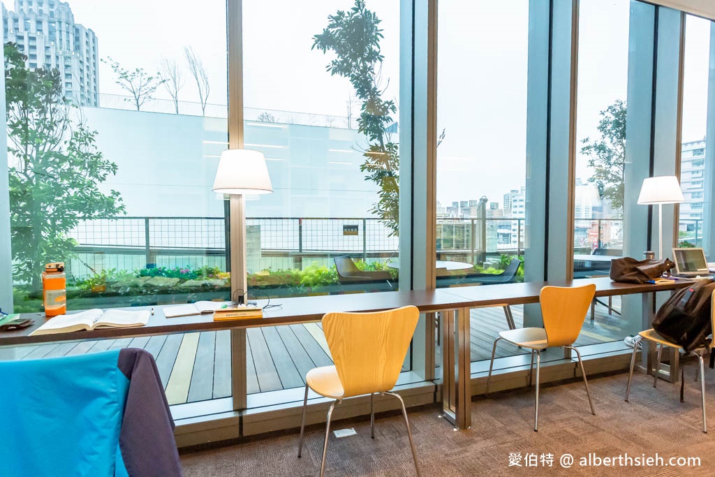 桃園市立圖書館總館｜全台最美綠建築圖書館，漫畫看到飽 @愛伯特