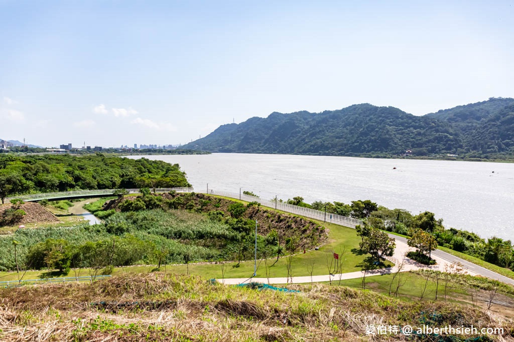 大溪大嵙崁親水園區．桃園免費親子景點（天空之域遊樂場/天空之域風箏草原景觀土丘） @愛伯特