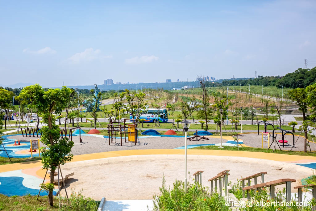 大溪大嵙崁親水園區．桃園免費親子景點（天空之域遊樂場/天空之域風箏草原景觀土丘） @愛伯特