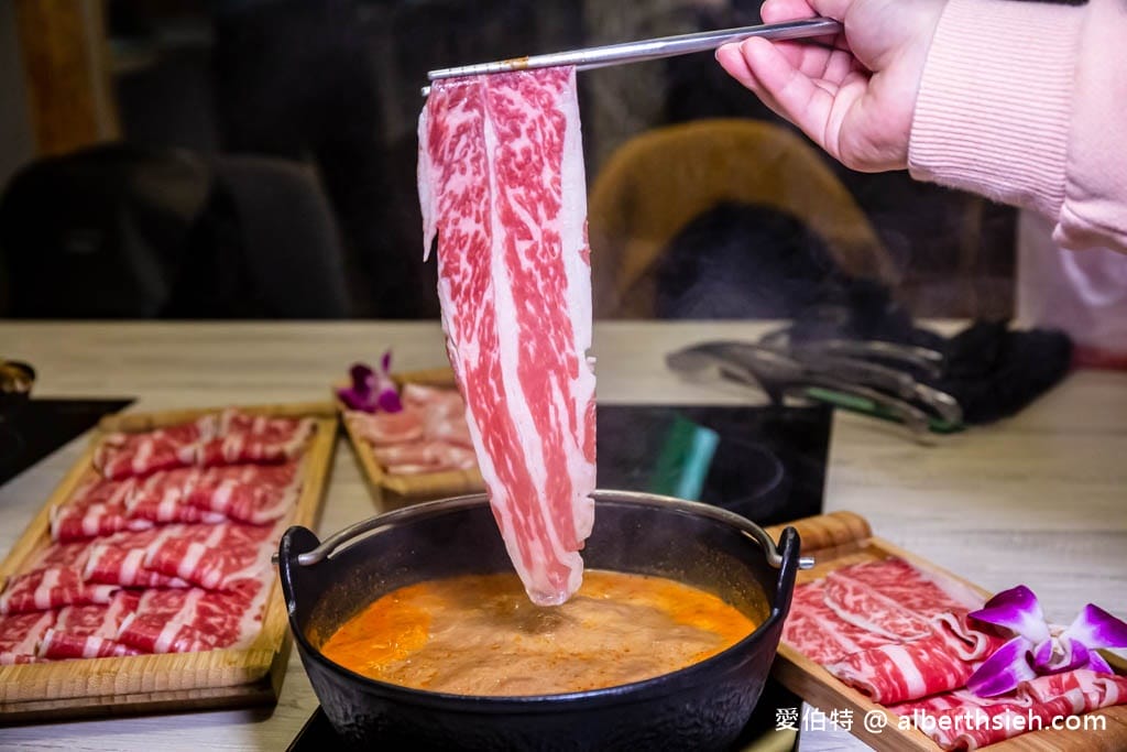 桃園愛買美食推薦．超有肉涮涮屋（309起料多實在，打卡送肉，壽星肉增50%）