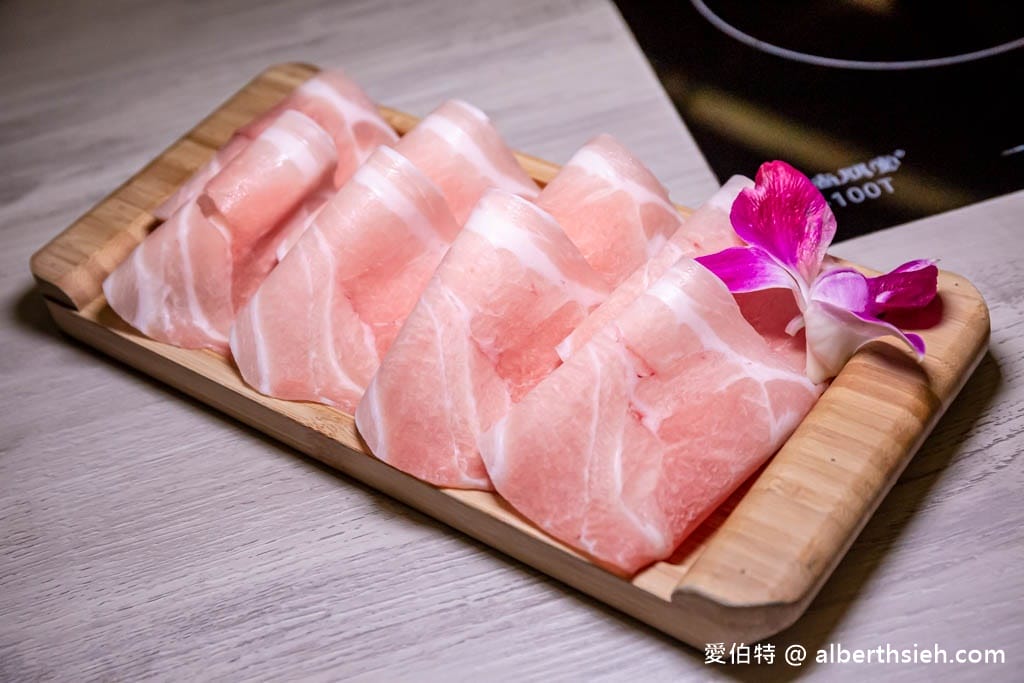 桃園愛買美食推薦．超有肉涮涮屋（309起料多實在，打卡送肉，壽星肉增50%）
