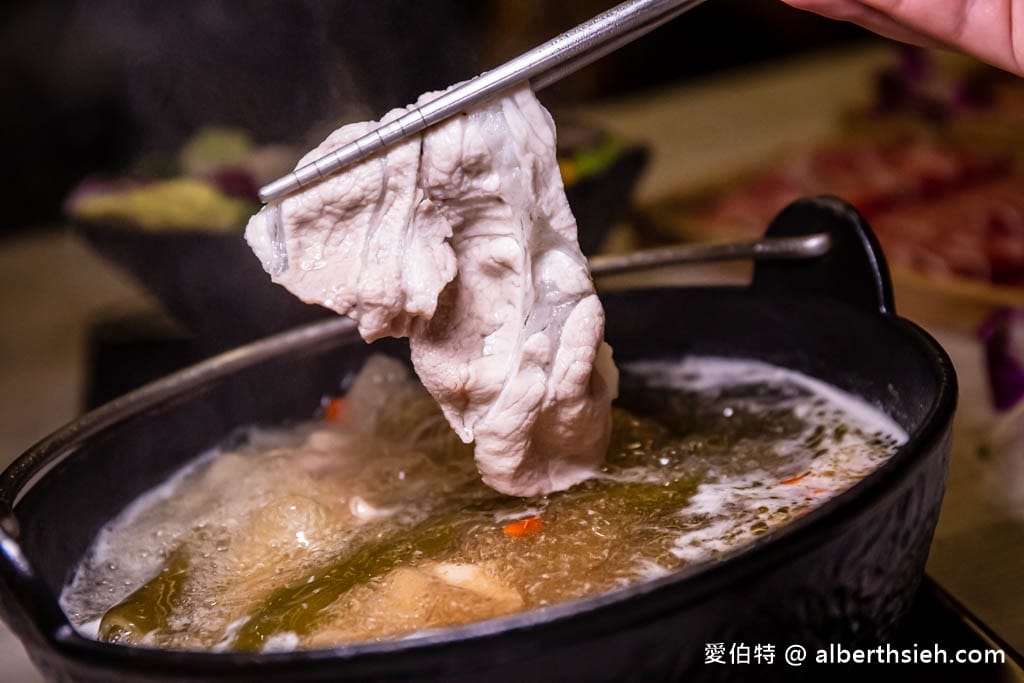 桃園愛買美食推薦．超有肉涮涮屋（309起料多實在，打卡送肉，壽星肉增50%）