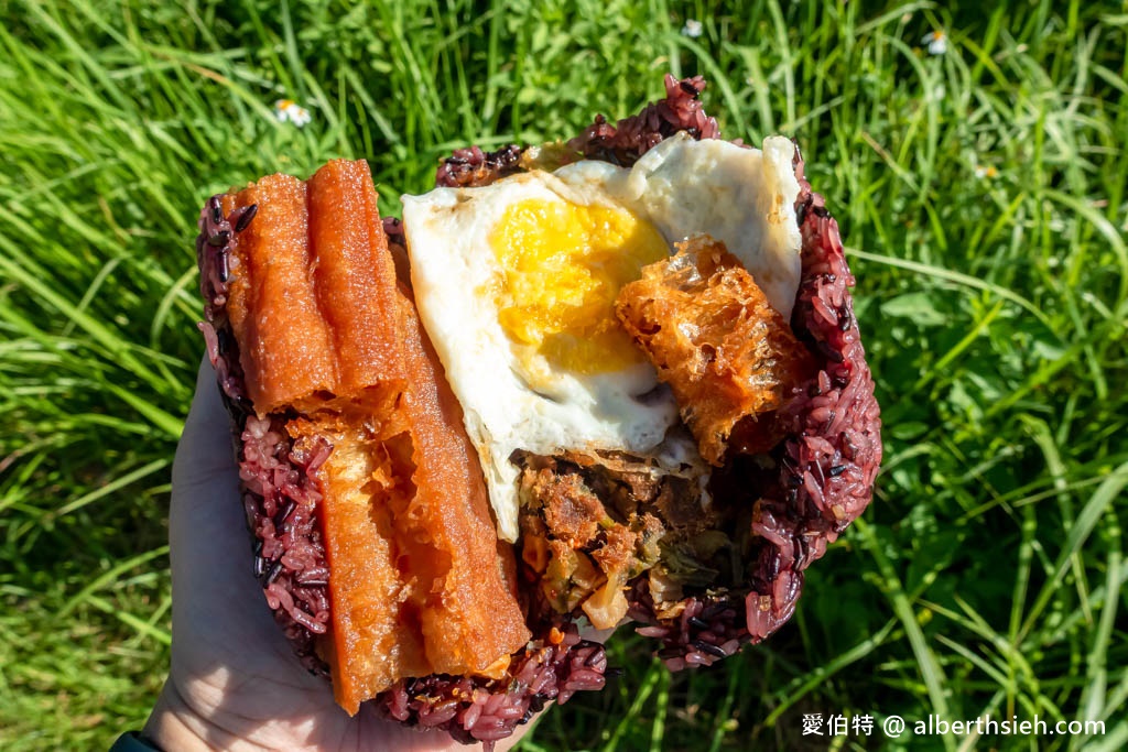 桃園早餐推薦｜南門市場必吃排隊美食：南門飯糰，菜單油條酥脆 @愛伯特