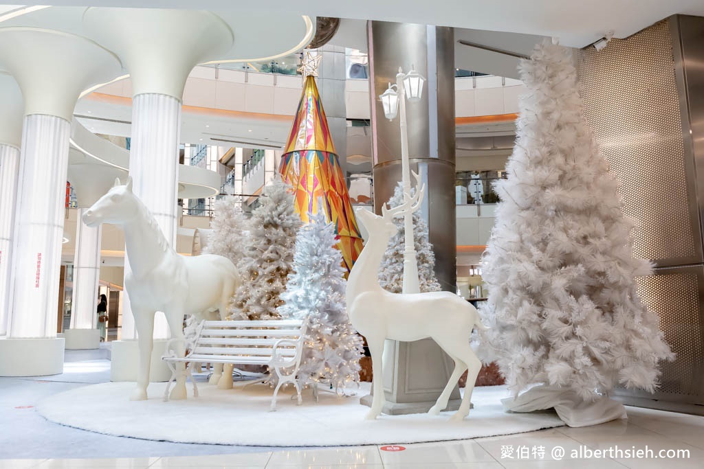 大江購物中心2023（聖誕慶銀白裝置藝術，餐飲刷聯名卡滿千送120，全室內天冷下雨都可逛） @愛伯特