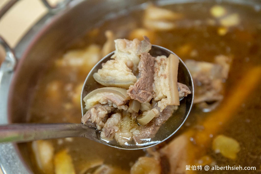 正港現宰羊肉爐．桃園後站羊肉爐推薦（溫體羊肉，藥膳湯頭，腱子羊肉軟嫩好入口！） @愛伯特