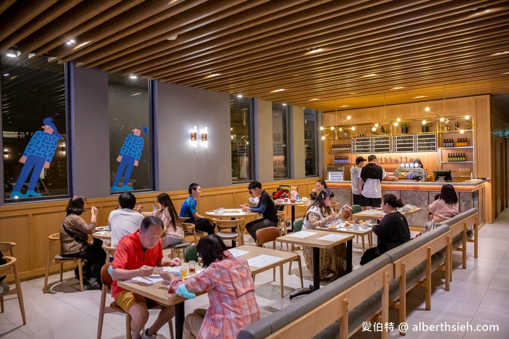 台南康橋慢旅.台南中西區飯店推薦(CP值超高,超狂宵夜早餐零食冰淇淋免費吃到飽) - 第14張圖 台南康橋慢旅.台南中西區飯店推薦(CP值超高,超狂宵夜早餐零食冰淇淋免費吃到飽)