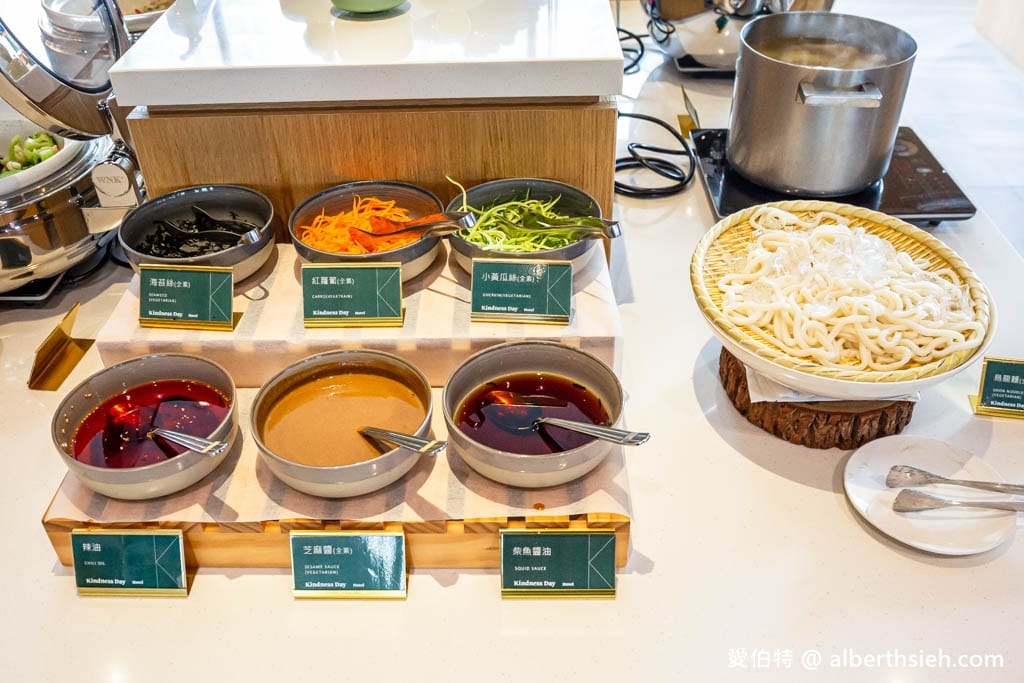 台南康橋慢旅.台南中西區飯店推薦(CP值超高,超狂宵夜早餐零食冰淇淋免費吃到飽) - 第32張圖 台南康橋慢旅.台南中西區飯店推薦(CP值超高,超狂宵夜早餐零食冰淇淋免費吃到飽)