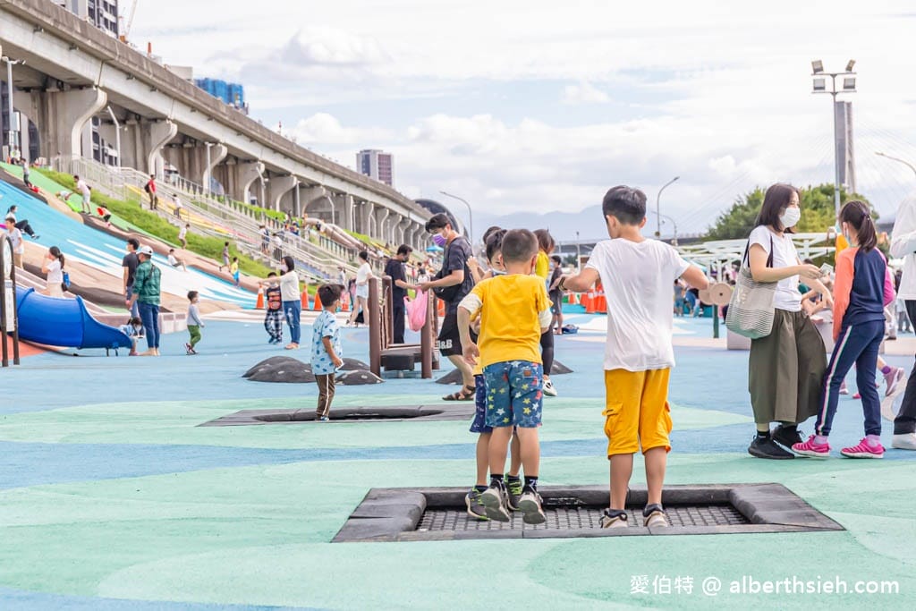 新北大都會公園熊猴森樂園｜三重捷運站親子景點，31座特色溜滑梯
