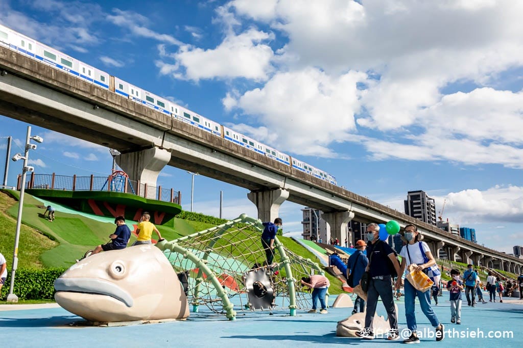 新北大都會公園熊猴森樂園｜三重捷運站親子景點，31座特色溜滑梯