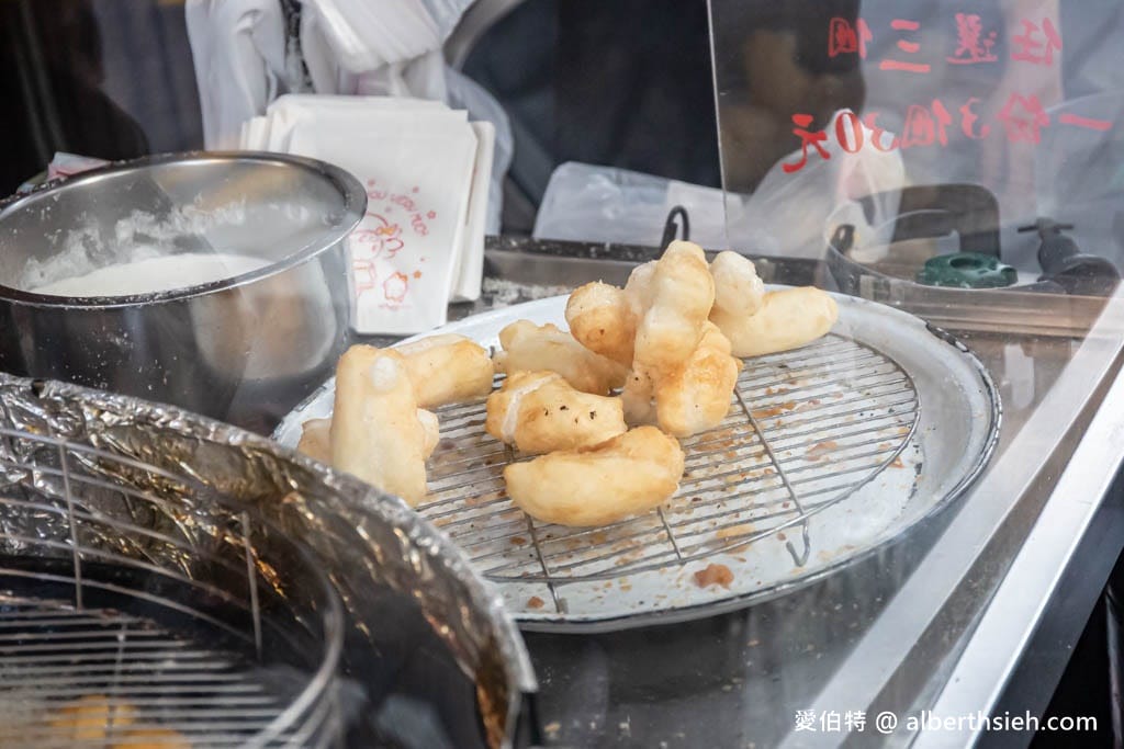台南中西美食．林家白糖粿（國華街超人氣在地64年老店！熱熱吃最好吃）