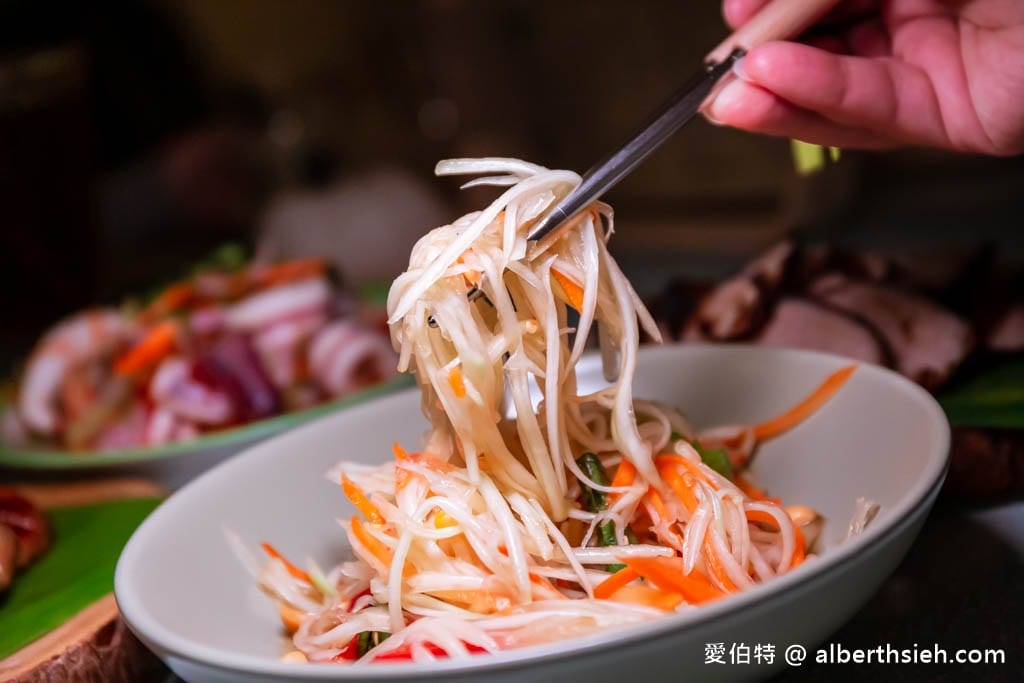 YUM YUM 泰式涼拌燒烤.桃園中壢美食(植物玻璃屋造型,泰料味道很不錯,讓你一秒到泰國) - 第24張圖 YUM YUM 泰式涼拌燒烤.桃園中壢美食(植物玻璃屋造型,泰料味道很不錯,讓你一秒到泰國)