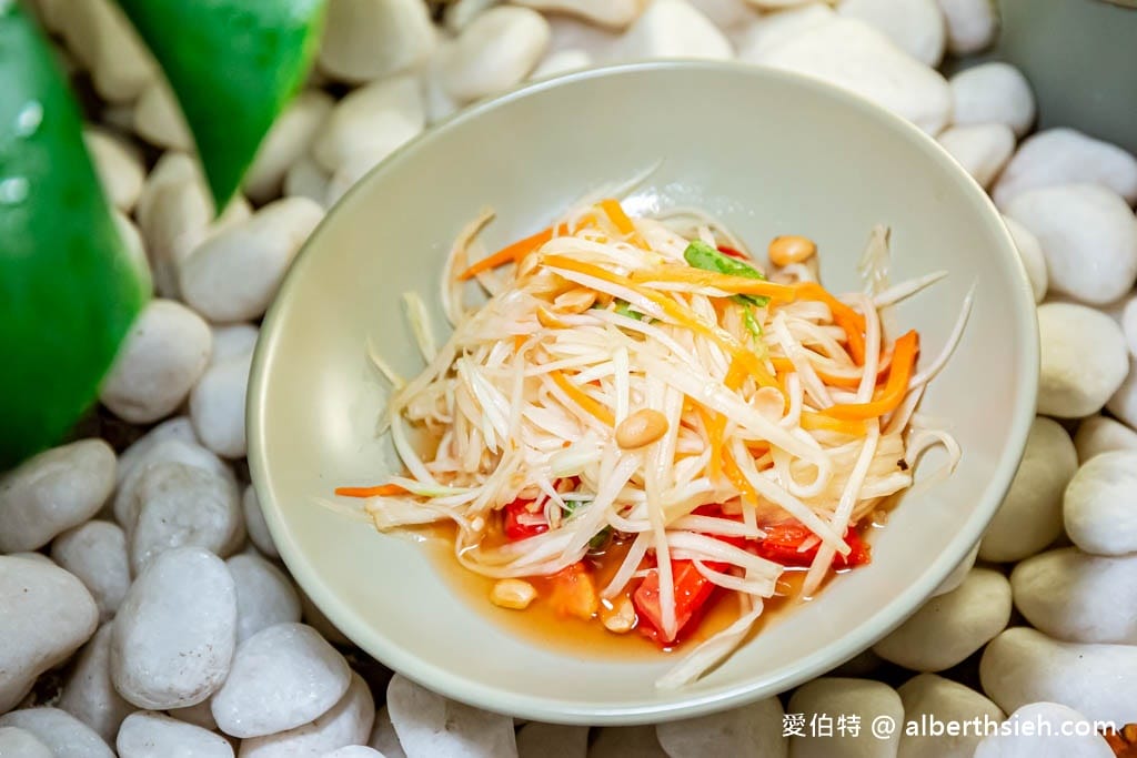 YUM YUM 泰式涼拌燒烤.桃園中壢美食(植物玻璃屋造型,泰料味道很不錯,讓你一秒到泰國) - 第23張圖 YUM YUM 泰式涼拌燒烤.桃園中壢美食(植物玻璃屋造型,泰料味道很不錯,讓你一秒到泰國)