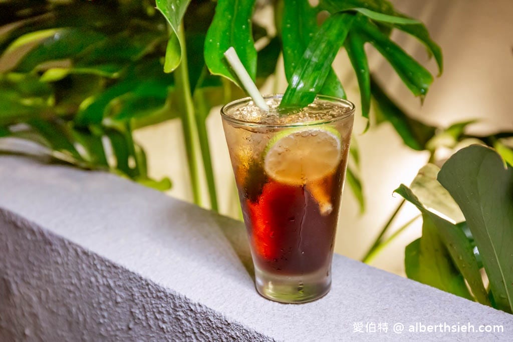 YUM YUM 泰式涼拌燒烤.桃園中壢美食(植物玻璃屋造型,泰料味道很不錯,讓你一秒到泰國) - 第17張圖 YUM YUM 泰式涼拌燒烤.桃園中壢美食(植物玻璃屋造型,泰料味道很不錯,讓你一秒到泰國)