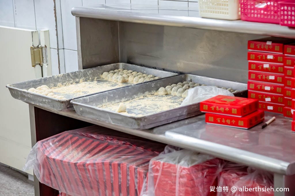 彰化玉華珍餅行|手工麻糬皮Q薄爆餡只要8元,便宜又好吃 - 第6張圖 彰化玉華珍餅行|手工麻糬皮Q薄爆餡只要8元,便宜又好吃