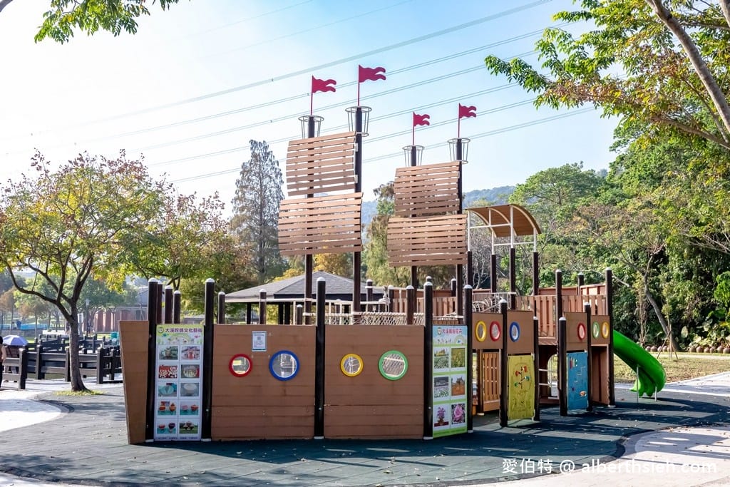 大溪河濱公園．桃園親子景點（兒童遊戲場/大草皮野餐/落羽松/自行車道）