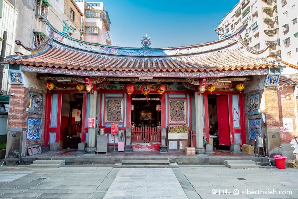 新莊文昌祠.新北文昌帝君廟宇(三級古蹟,瘟祖天尊,祿馬,財神爺,台版鳥居) - 第5張圖 新莊文昌祠.新北文昌帝君廟宇(三級古蹟,瘟祖天尊,祿馬,財神爺,台版鳥居)