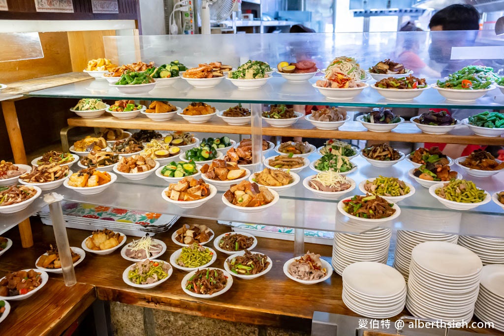 新竹新豐美食．老兄牛肉麵（超人氣濃醇香蒜味紅燒重口味湯頭，油豆腐好吃喔） @愛伯特