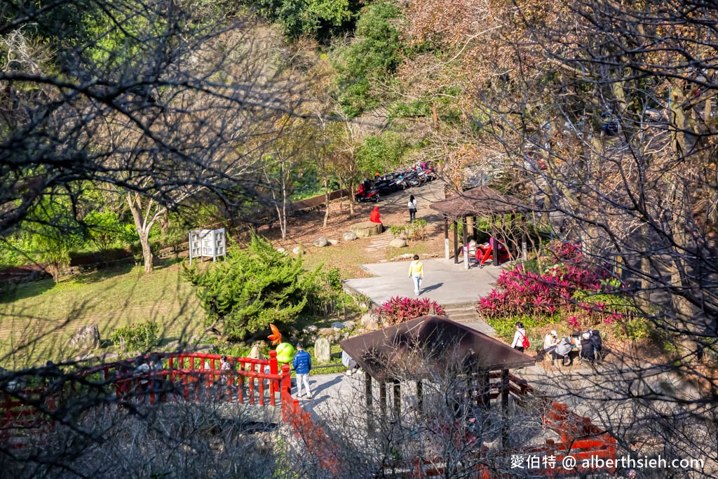 石門水庫一日遊推薦？（即時影像，入園停車收費，賞楓紅，梅花園，搭船遊湖懶人包） @愛伯特