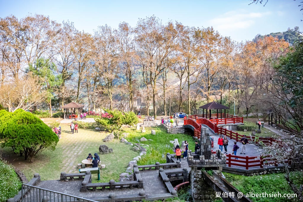 石門水庫一日遊推薦？（即時影像，入園停車收費，賞楓紅，梅花園，搭船遊湖懶人包） @愛伯特