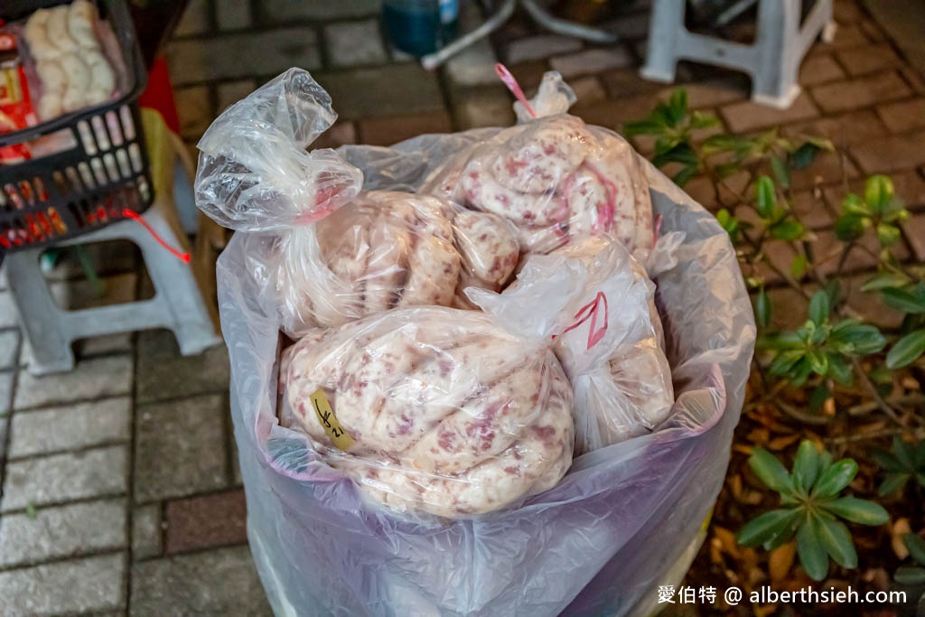 林口松芝露碳烤香腸．桃園龜山美食（大腸包小腸，肥美不油膩的好吃，樂善三路上） @愛伯特