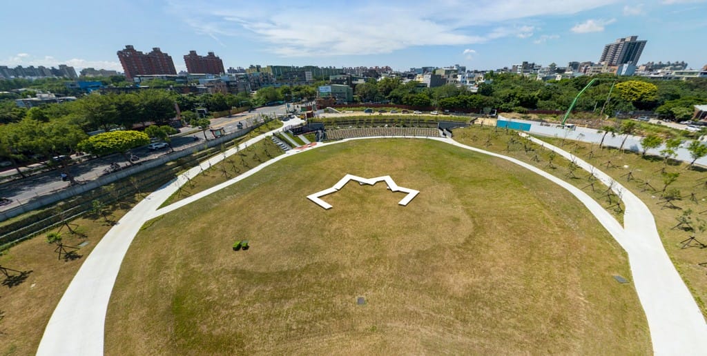 桃園龍山埤塘生態公園(可儲37座泳池水量的地下宮殿滯洪池,參考日本「首都圈外郭放水路」設計) - 第30張圖 桃園龍山埤塘生態公園(可儲37座泳池水量的地下宮殿滯洪池,參考日本「首都圈外郭放水路」設計)