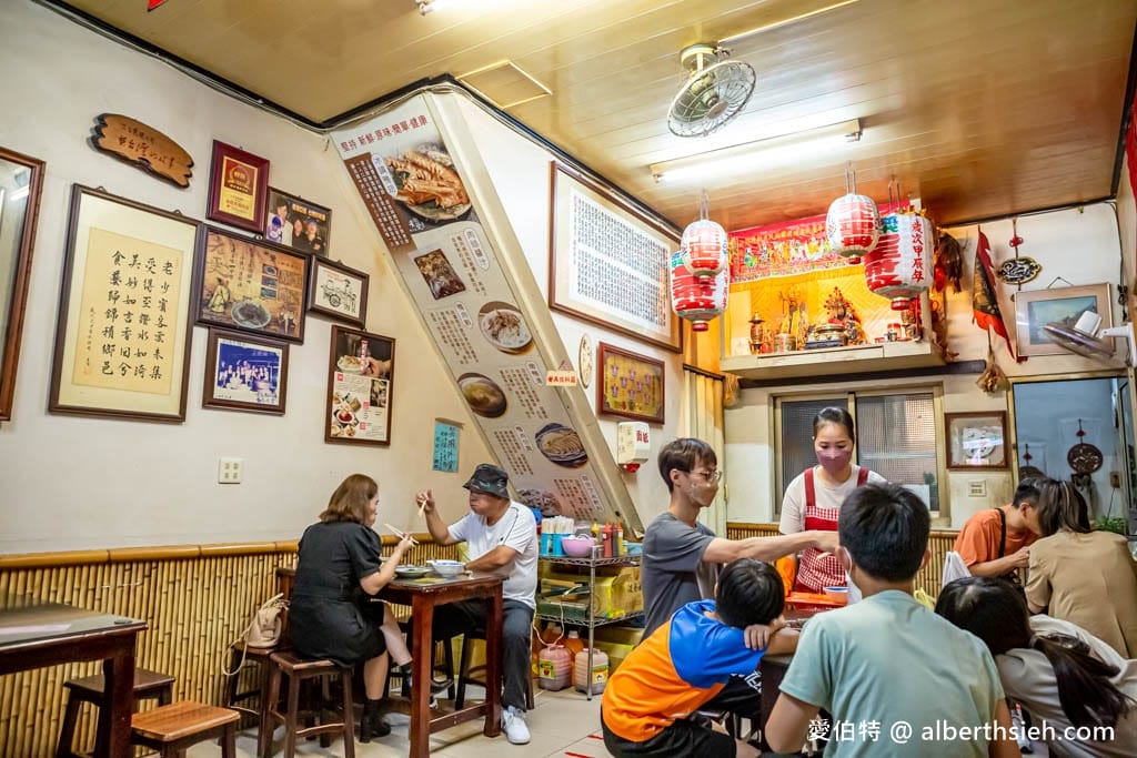 北港老受鴨肉飯｜飄香70年在地人也愛吃的回鄉飯，價錢菜單