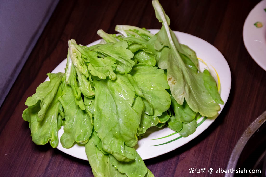 阿芳羊肉爐．桃園龍岡羊肉爐推薦（炭火煮湯頭溫潤，免費多多冰品，忠貞市場旁） @愛伯特