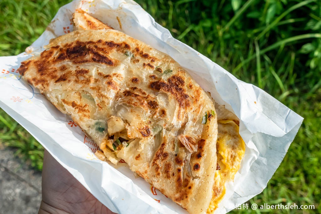 桃園龜山後街早餐推薦|大飽包肉排蛋,份量超大味道夠吃完超滿足 @愛伯特
