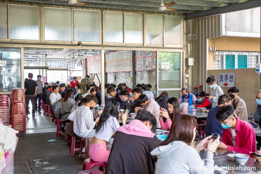 台南安平美食推薦．王氏魚皮（米其林必比登推介，在地人的早餐） @愛伯特