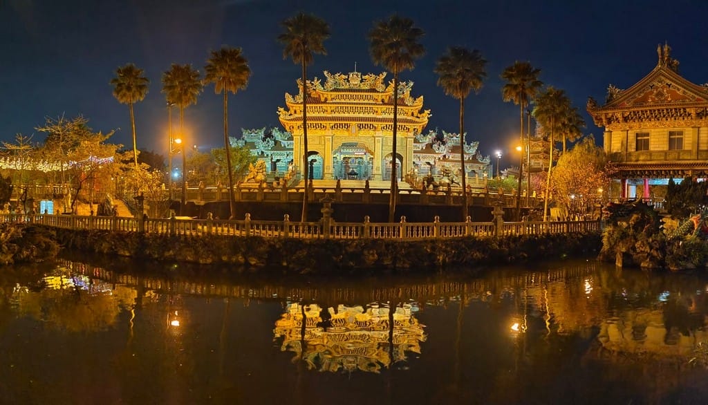 林口超靈驗｜竹林山觀音寺，壯麗檜木建築與在地祈福聖地