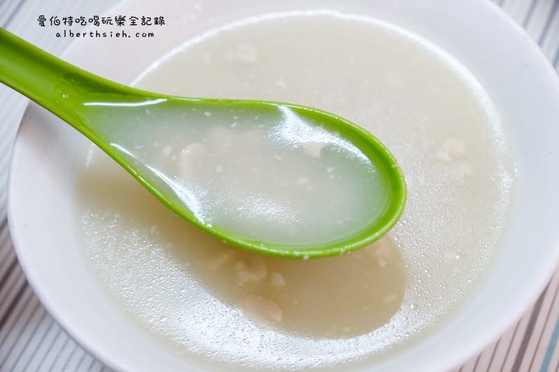 桃鶯路傳統早餐無名蛋餅｜桃園後站美食推薦粉漿蛋餅，外酥脆內軟Q