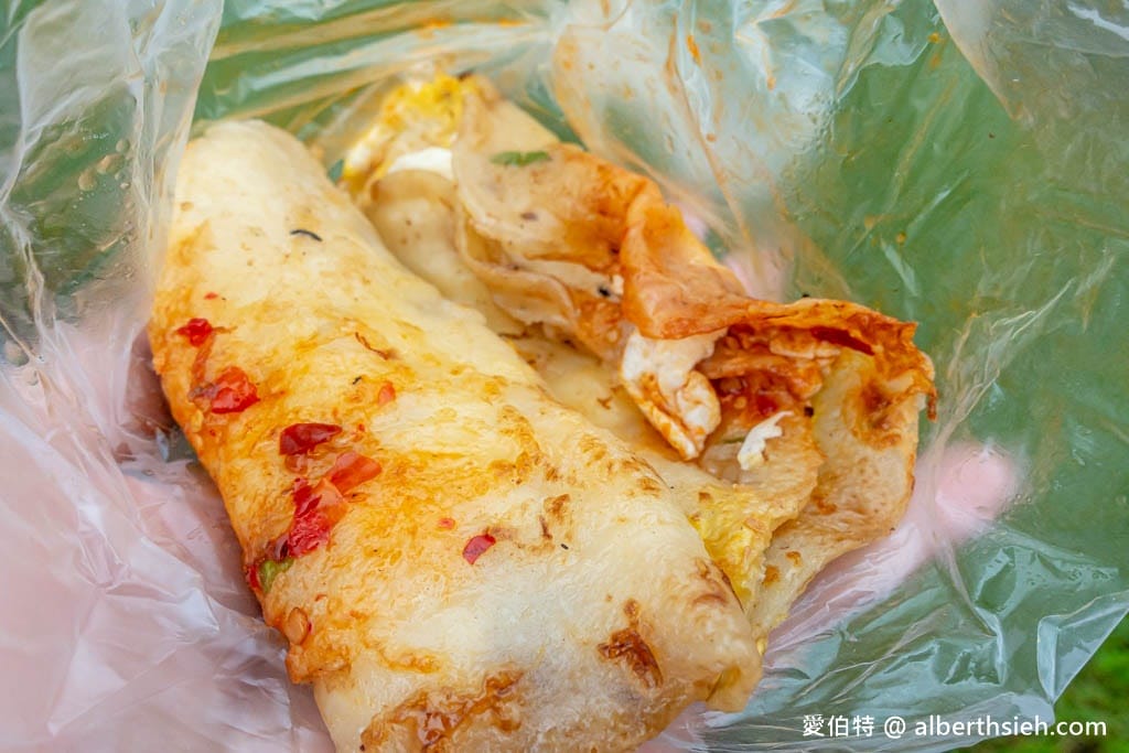桃鶯路傳統早餐無名蛋餅｜桃園後站美食推薦粉漿蛋餅，外酥脆內軟Q