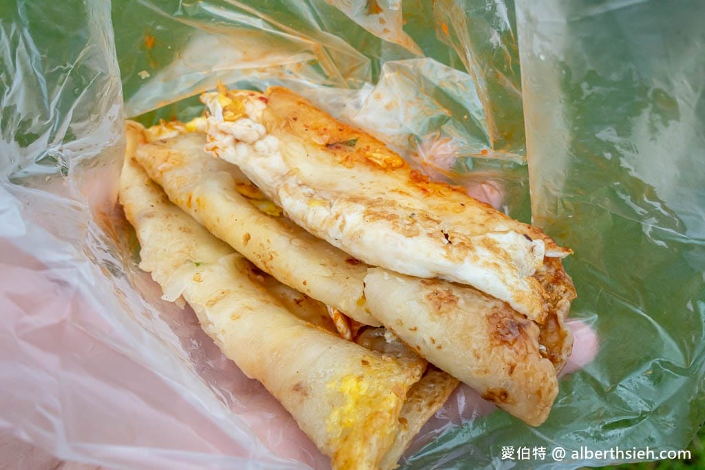 桃鶯路傳統早餐無名蛋餅｜桃園後站美食推薦粉漿蛋餅，外酥脆內軟Q
