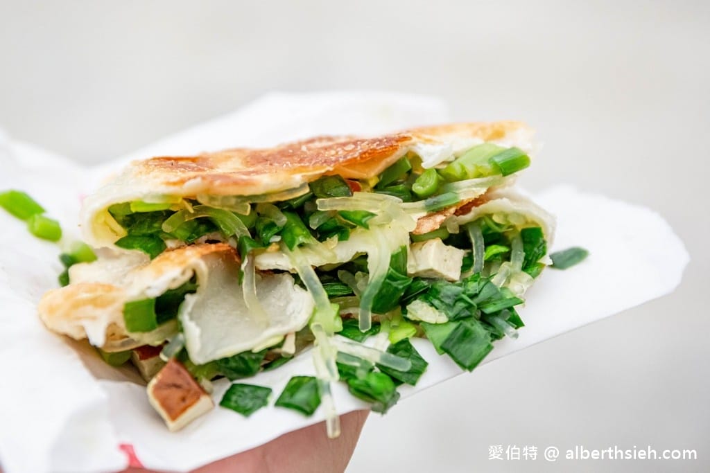 桃園龍潭美食午茶推薦｜佟記蔥油餅韭菜盒，乾爽不油膩帶點麵香