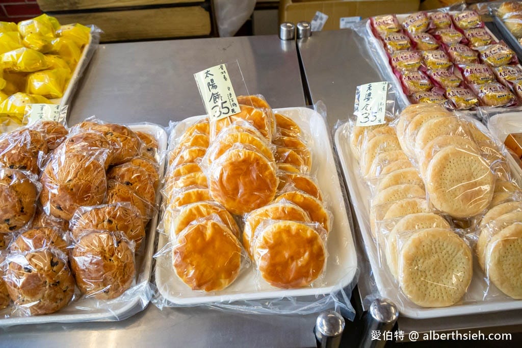 新莊廟街美食伴手禮｜老順香餅店，鹹光餅、黃金鳳梨酥必買