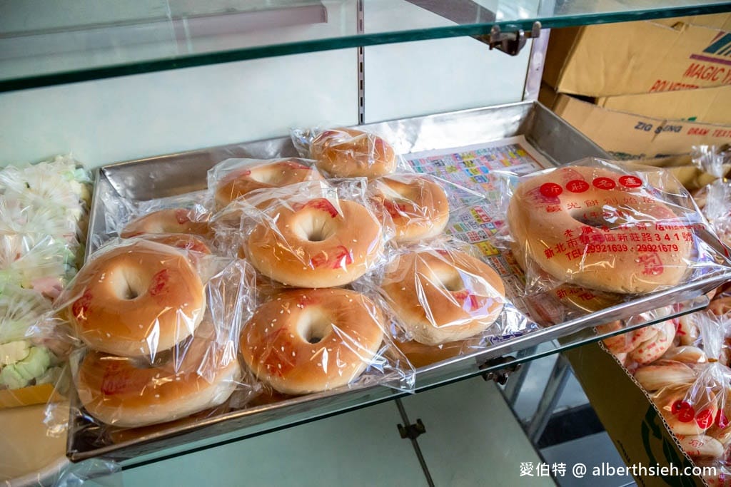 新莊廟街美食伴手禮｜老順香餅店，鹹光餅、黃金鳳梨酥必買