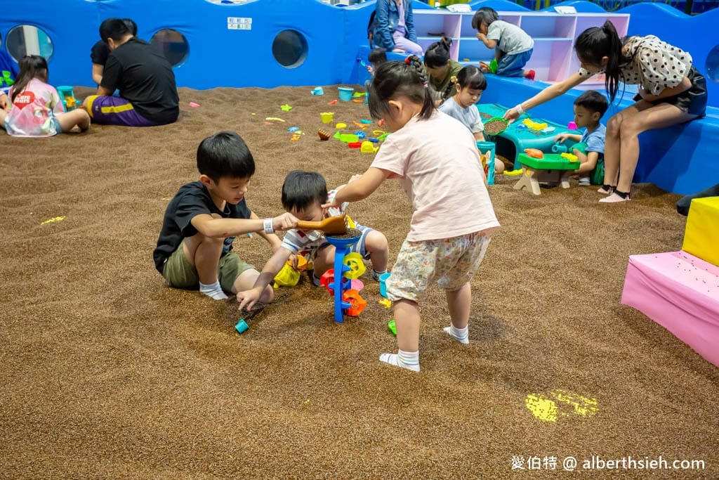 嘉義親子景點．棒棒鯨奇樂園（讓小朋友玩瘋玩到不想回家的2100坪超大室內主題樂園，故宮南院旁）