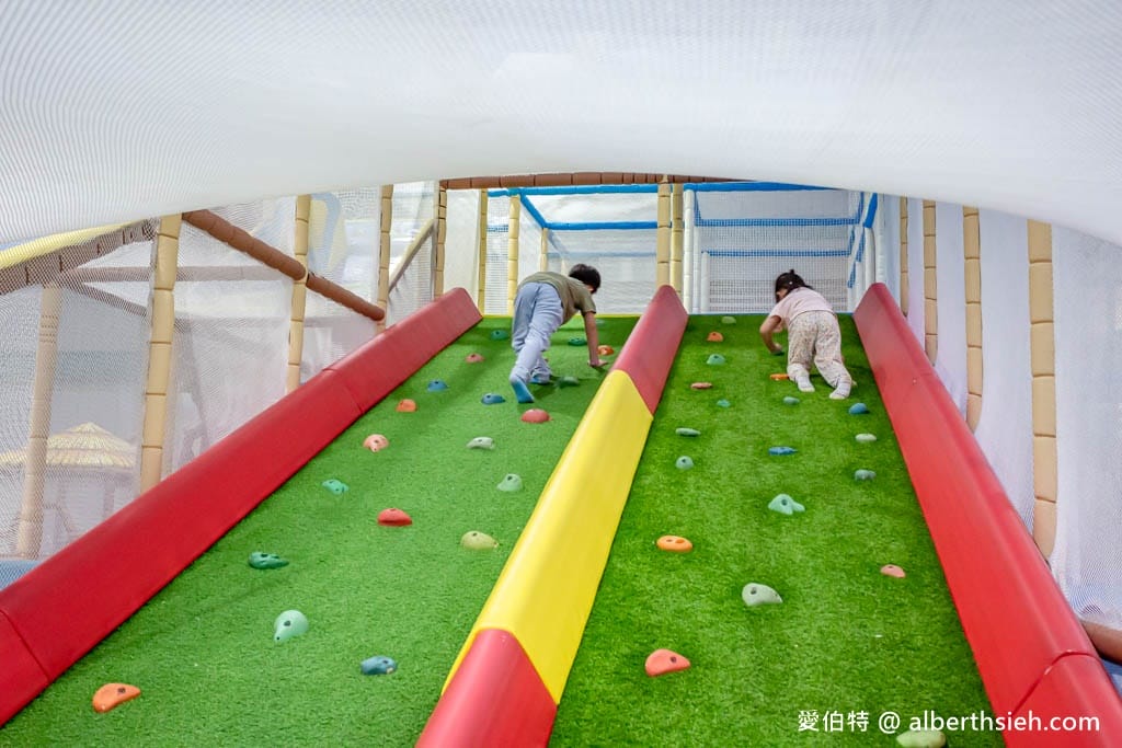 嘉義親子景點．棒棒鯨奇樂園（讓小朋友玩瘋玩到不想回家的2100坪超大室內主題樂園，故宮南院旁）