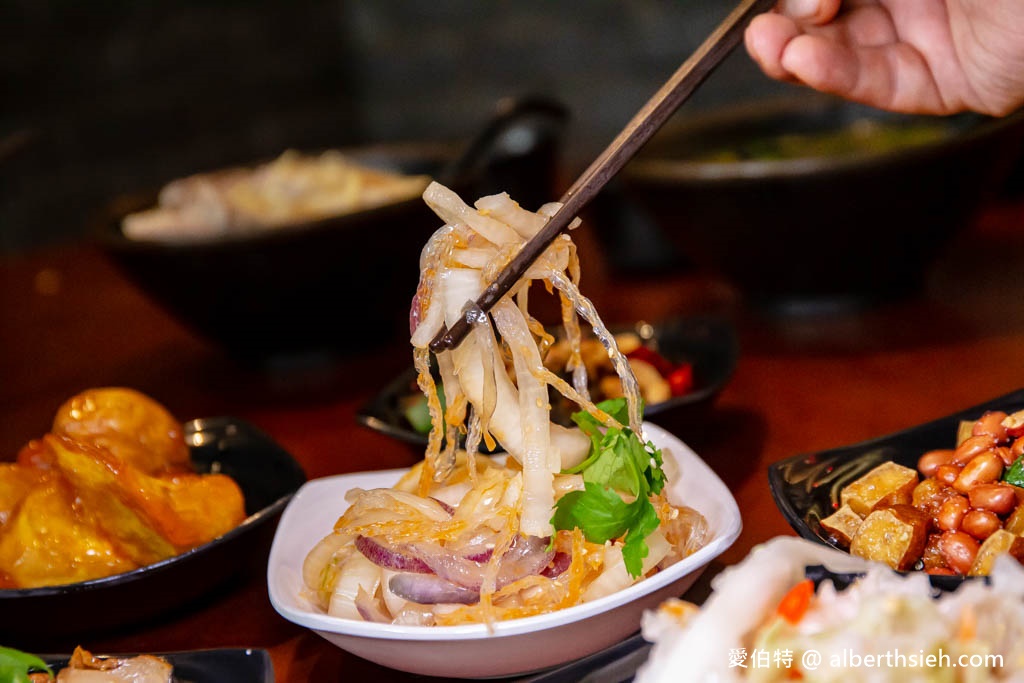 懶得煮客家麵食館文化店．桃園平鎮美食推薦（小菜多到讓你有選擇障礙） @愛伯特