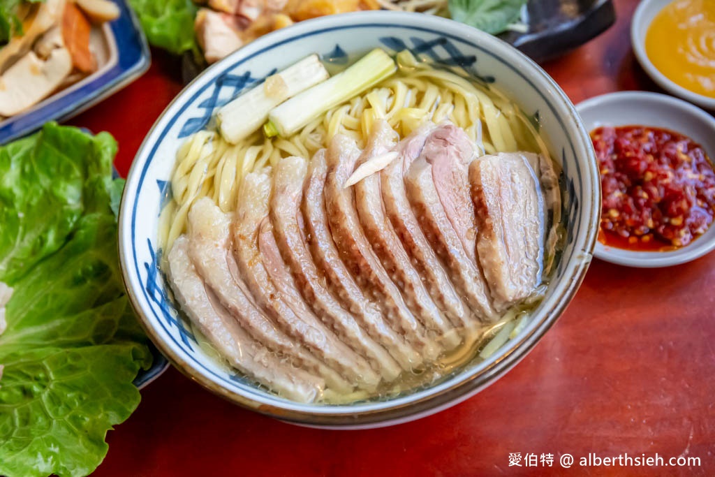 辛梅阿嫲的味道．桃園平鎮客家美食推薦（網評超高分，香嫩文昌雞、浮誇蝦滷飯必點） @愛伯特